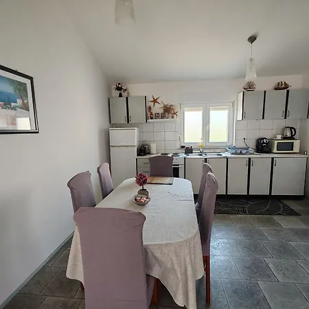 Apartment Olic Razanac